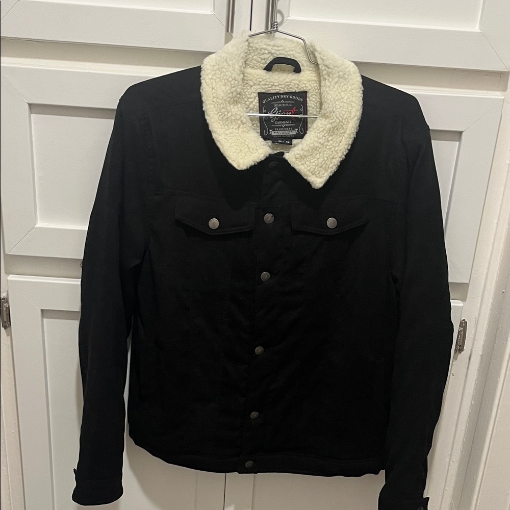 Beautiful giant Black Sherpa-Lined Jacket